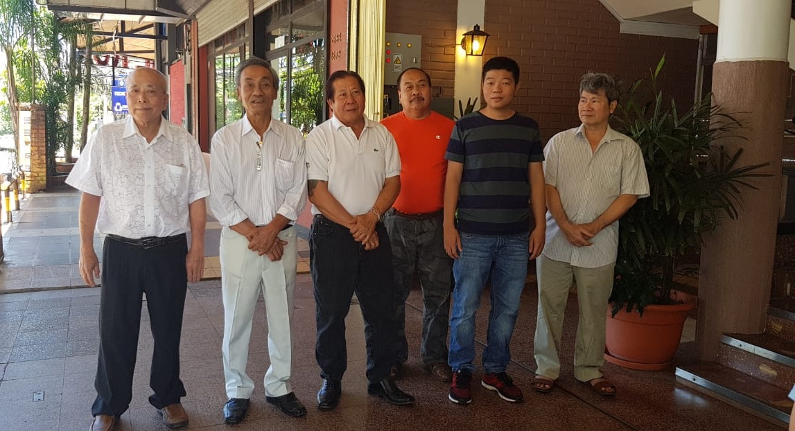 Las comunidades vietnamitas en Posadas se reunieron con representantes de la Embajada y Consulado de ese país